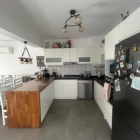 Beautiful Three Bedroom Holiday home Bellapais